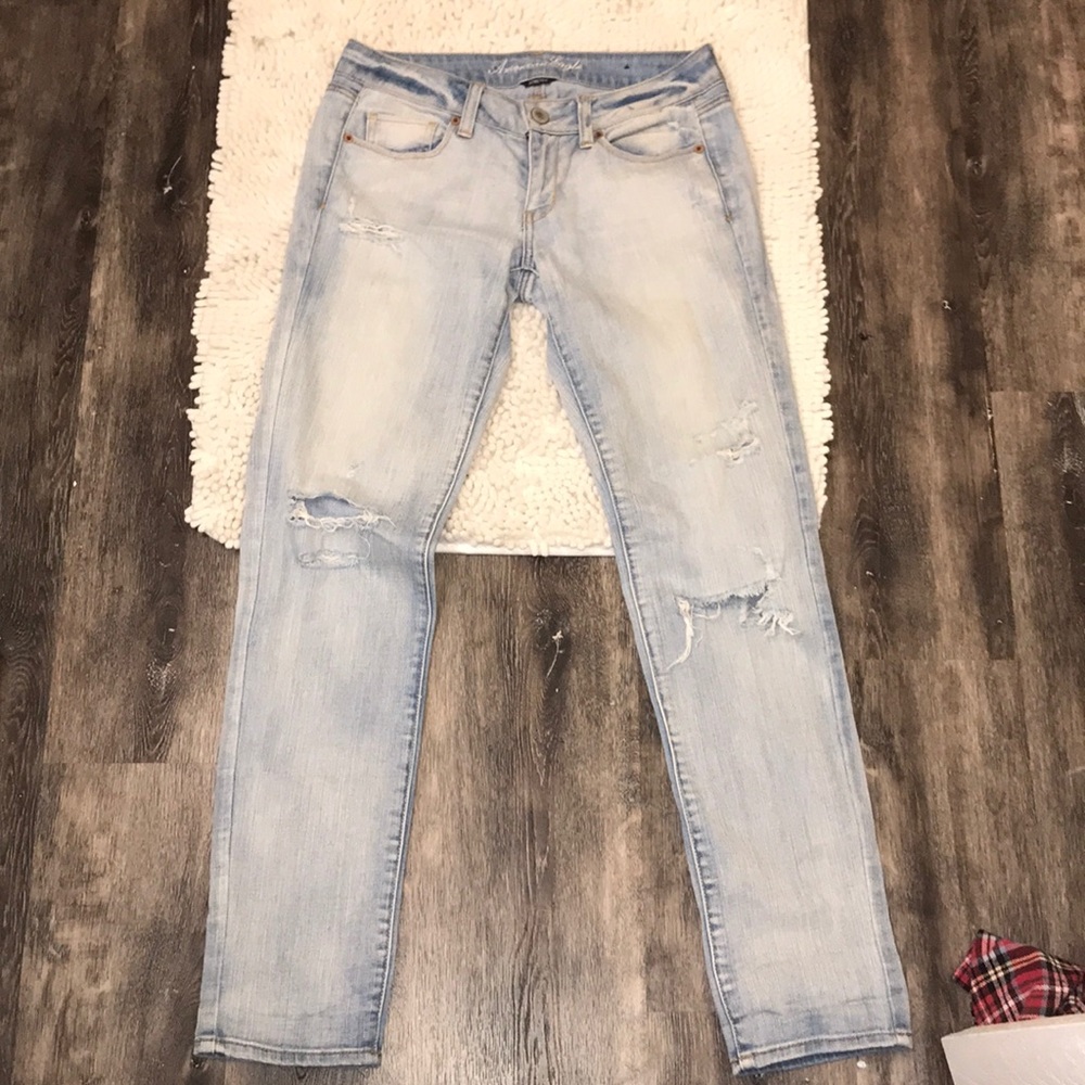 light washed american eagle skinny jeans